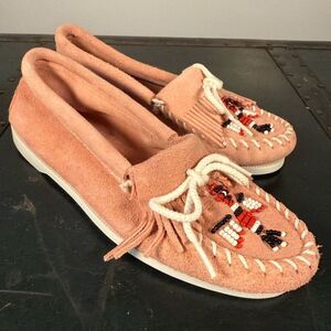 Minnetonka Moccasin Women Pink Suede Leather Beaded Thunderbird Slip On Size 6.5